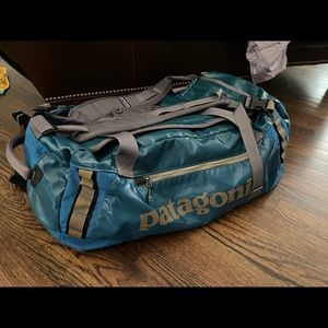 COPY - Patagonia weekend bag with backpack straps. Waterproof